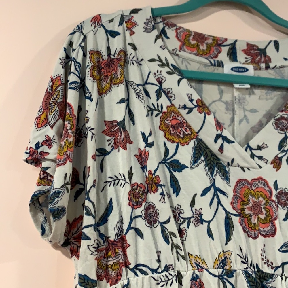 Old Navy Maternity Top - Picture 4 of 5